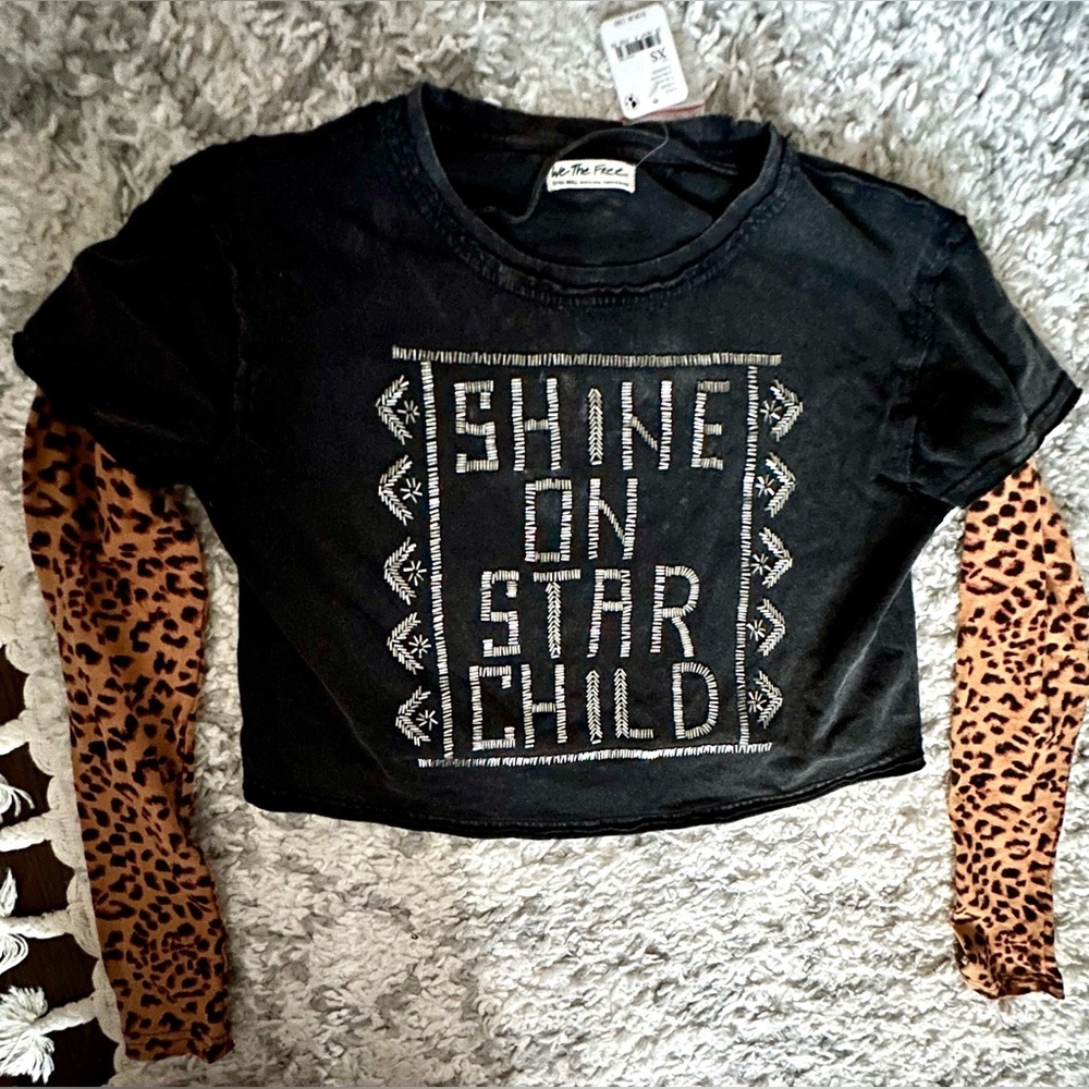 ‼️RARE‼️🎸FREE PEOPLE🎸🔥NWT🔥We the Free Beaded Star Child Croped Layered Tee—XS